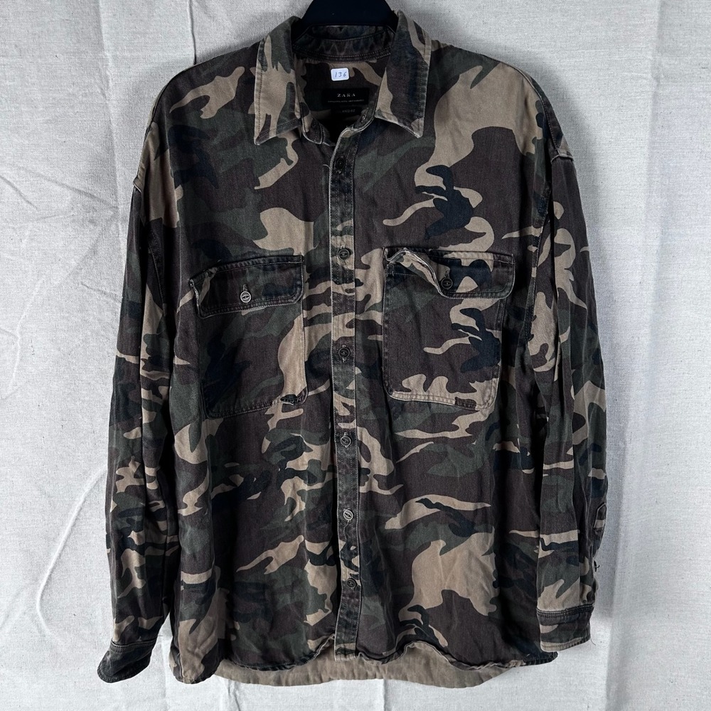 Zara Mens Camo Button Up Shirt Relaxed Fit Green Brown Camouflage Lyocell Medium